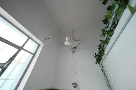 Casa à venda com 104m², 2 quartos e 1 vagaBanheiro
