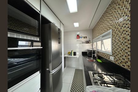 Apartamento para alugar com 131m², 3 quartos e 2 vagas Apartamento para alugar com 131m², 3 quartos e 2 vagasCozinha