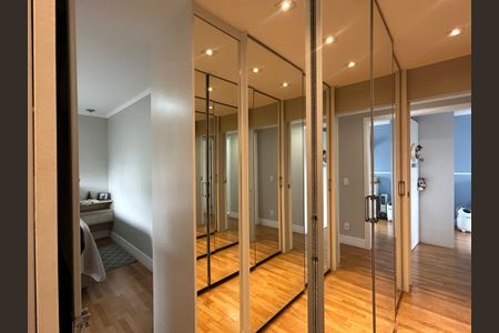 Apartamento para alugar com 131m², 3 quartos e 2 vagas Apartamento para alugar com 131m², 3 quartos e 2 vagasCloset da suíte
