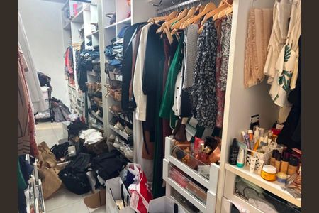 Casa à venda com 3 quartos, 227m² em Vila Progresso, Niterói