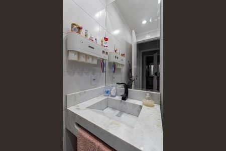 Apartamento à venda com 52m², 2 quartos e 1 vaga Apartamento à venda com 52m², 2 quartos e 1 vagaBanheiro