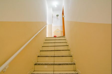 Apartamento à venda com 80m², 2 quartos e 1 vagaEscada