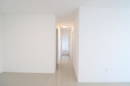 Sala de apartamento para alugar com 3 quartos, 118m² em Barra da Tijuca, Rio de Janeiro