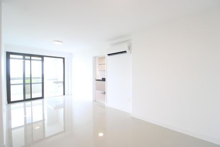 Sala de apartamento para alugar com 3 quartos, 118m² em Barra da Tijuca, Rio de Janeiro