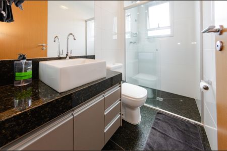 Apartamento à venda com 120m², 4 quartos e 3 vagasBanheiro social