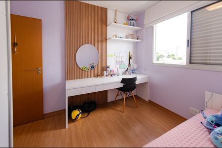 Apartamento à venda com 120m², 4 quartos e 3 vagasQuarto 2