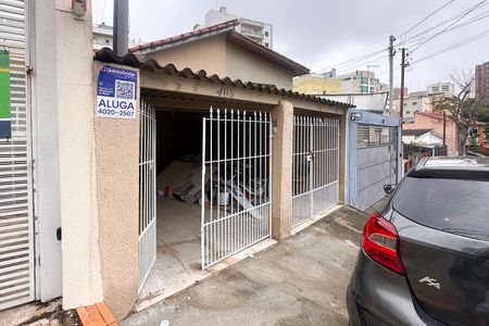 Casa para alugar com 70m², 2 quartos e 1 vaga Casa para alugar com 70m², 2 quartos e 1 vagaFachada