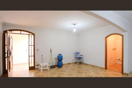 Casa à venda com 6 quartos, 300m² em Vila Carrão, São Paulo