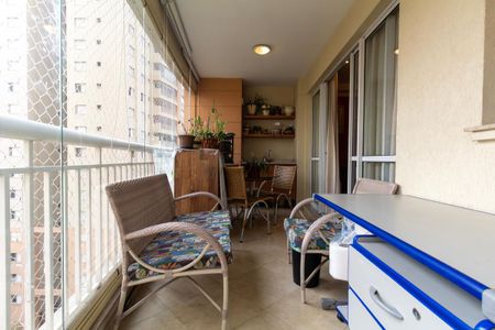 Apartamento à venda com 122m², 3 quartos e 2 vagas Apartamento à venda com 122m², 3 quartos e 2 vagasVaranda