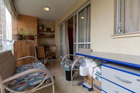 Apartamento à venda com 122m², 3 quartos e 2 vagas Apartamento à venda com 122m², 3 quartos e 2 vagasVaranda