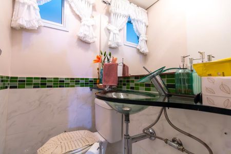 Apartamento à venda com 122m², 3 quartos e 2 vagas Apartamento à venda com 122m², 3 quartos e 2 vagasLavabo