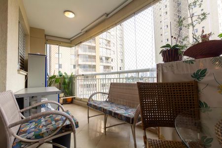 Apartamento à venda com 122m², 3 quartos e 2 vagas Apartamento à venda com 122m², 3 quartos e 2 vagasVaranda