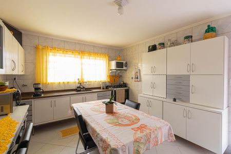 Casa à venda com 125m², 2 quartos e 2 vagas Casa à venda com 125m², 2 quartos e 2 vagasCozinha