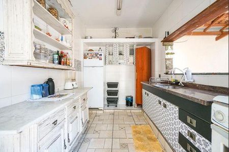 Casa à venda com 200m², 5 quartos e 2 vagas