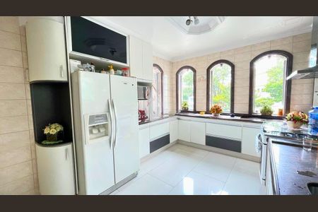 Casa à venda com 4 quartos, 480m² em Parque dos Passaros, São Bernardo do Campo