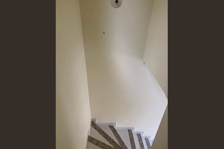 Casa à venda com 2 quartos, 85m² em Parque Maria Domitila, São Paulo