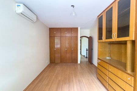 Casa para alugar com 224m², 4 quartos e 3 vagasQuarto 1