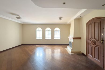 Casa para alugar com 224m², 4 quartos e 3 vagasSala