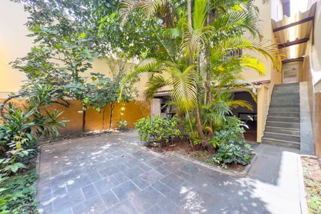 Casa para alugar com 224m², 4 quartos e 3 vagasQuintal