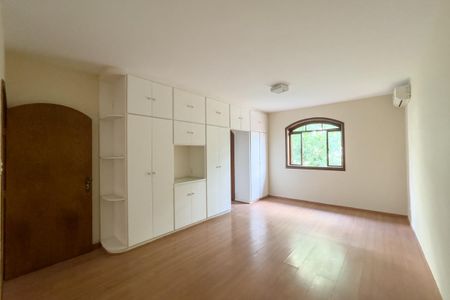 Casa para alugar com 224m², 4 quartos e 3 vagasSuíte