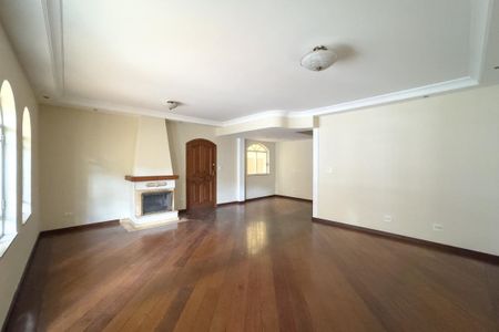 Casa para alugar com 224m², 4 quartos e 3 vagasSala