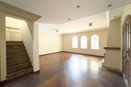 Sala de casa para alugar com 4 quartos, 224m² em Sumaré, São Paulo