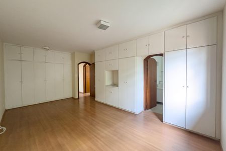 Casa para alugar com 224m², 4 quartos e 3 vagasSuíte