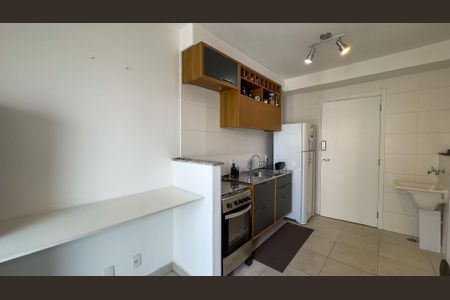 Sala e cozinha de apartamento para alugar com 1 quarto, 29m² em Jardim Caravelas, São Paulo
