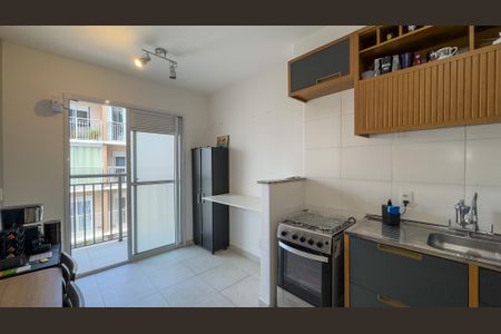 Sala e cozinha de apartamento para alugar com 1 quarto, 29m² em Jardim Caravelas, São Paulo