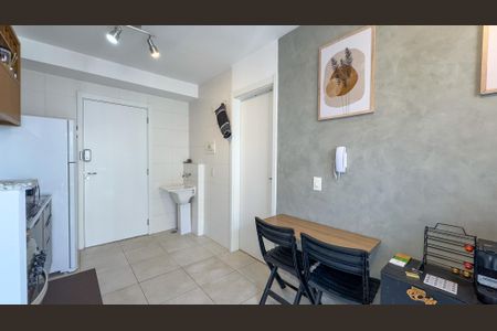 Sala e cozinha de apartamento para alugar com 1 quarto, 29m² em Jardim Caravelas, São Paulo