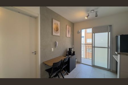 Sala e cozinha de apartamento para alugar com 1 quarto, 29m² em Jardim Caravelas, São Paulo
