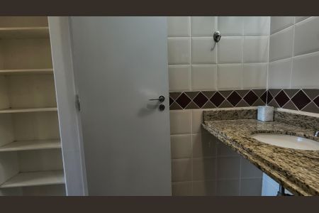 Apartamento para alugar com 110m², 2 quartos e 2 vagas Apartamento para alugar com 110m², 2 quartos e 2 vagasBanheiro da Suíte