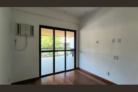 Apartamento para alugar com 110m², 2 quartos e 2 vagas Apartamento para alugar com 110m², 2 quartos e 2 vagasQuarto