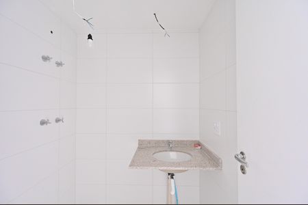 Banheiro Social de kitnet/studio para alugar com 1 quarto, 28m² em Vila Clementino, São Paulo