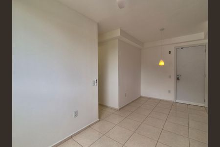 Sala  de apartamento para alugar com 2 quartos, 50m² em Barra da Tijuca, Rio de Janeiro