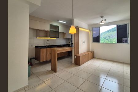 Sala  de apartamento para alugar com 2 quartos, 50m² em Barra da Tijuca, Rio de Janeiro