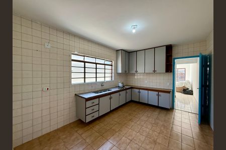 Casa para alugar com 250m², 3 quartos e 2 vagas Casa para alugar com 250m², 3 quartos e 2 vagasCozinha