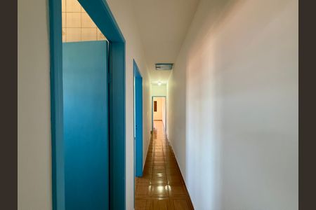Casa para alugar com 250m², 3 quartos e 2 vagas Casa para alugar com 250m², 3 quartos e 2 vagasCorredor Quartos