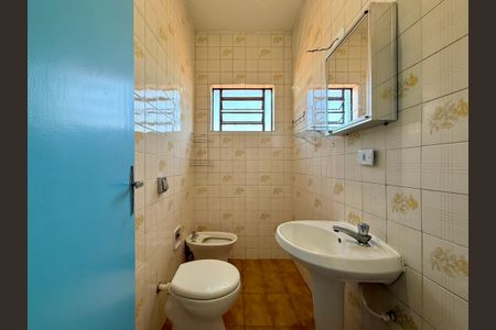 Casa para alugar com 250m², 3 quartos e 2 vagas Casa para alugar com 250m², 3 quartos e 2 vagasBanheiro Suíte