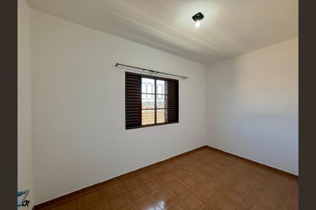 Casa para alugar com 250m², 3 quartos e 2 vagas Casa para alugar com 250m², 3 quartos e 2 vagasQuarto 2