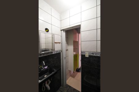 Banheiro de casa para alugar com 2 quartos, 60m² em Vila Santa Clara, São Paulo