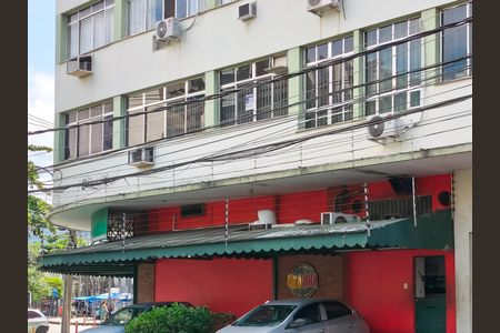 Apartamento para alugar com 90m², 2 quartos e sem vagaFachada e portaria