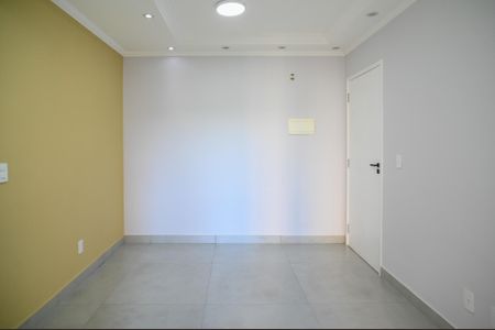 Sala de apartamento à venda com 2 quartos, 48m² em Vila Liviero, São Paulo
