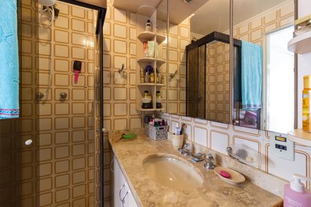 Apartamento à venda com 70m², 3 quartos e 1 vaga Apartamento à venda com 70m², 3 quartos e 1 vagaBanheiro da Suíte