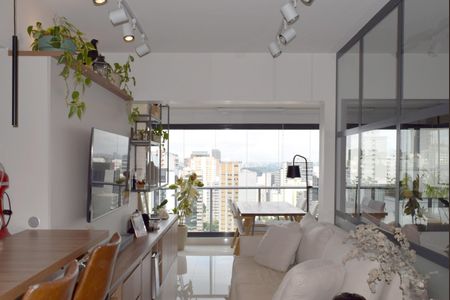 Apartamento para alugar com 2 quartos, 73m² em Cerqueira César, São Paulo