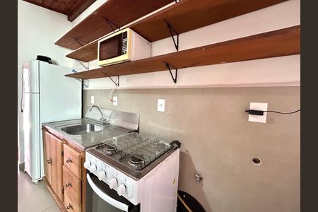 Cozinha  de apartamento para alugar com 1 quarto, 30m² em Campeche Leste, Florianópolis