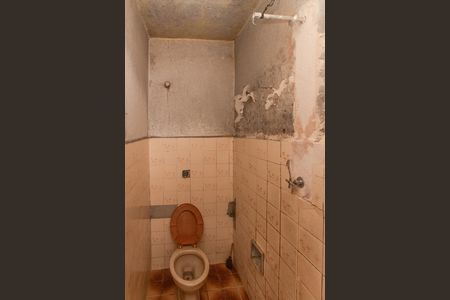 Banheiro de casa para alugar com 1 quarto, 60m² em Vila Leonor, São Paulo