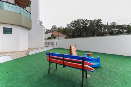 Apartamento à venda com 250m², 4 quartos e 5 vagas Apartamento à venda com 250m², 4 quartos e 5 vagasÁrea comum - Playground
