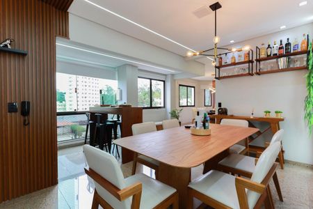 Apartamento à venda com 250m², 4 quartos e 5 vagas Apartamento à venda com 250m², 4 quartos e 5 vagasCopa e área de lazer