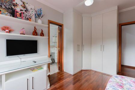 Apartamento à venda com 250m², 4 quartos e 5 vagas Apartamento à venda com 250m², 4 quartos e 5 vagasSuíte 2